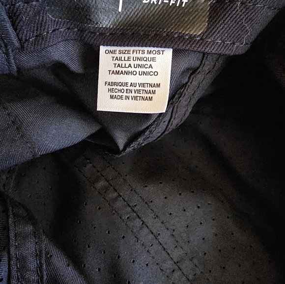 Nike Dri-Fit White Swoosh Baseball Cap - Picture 3 of 4